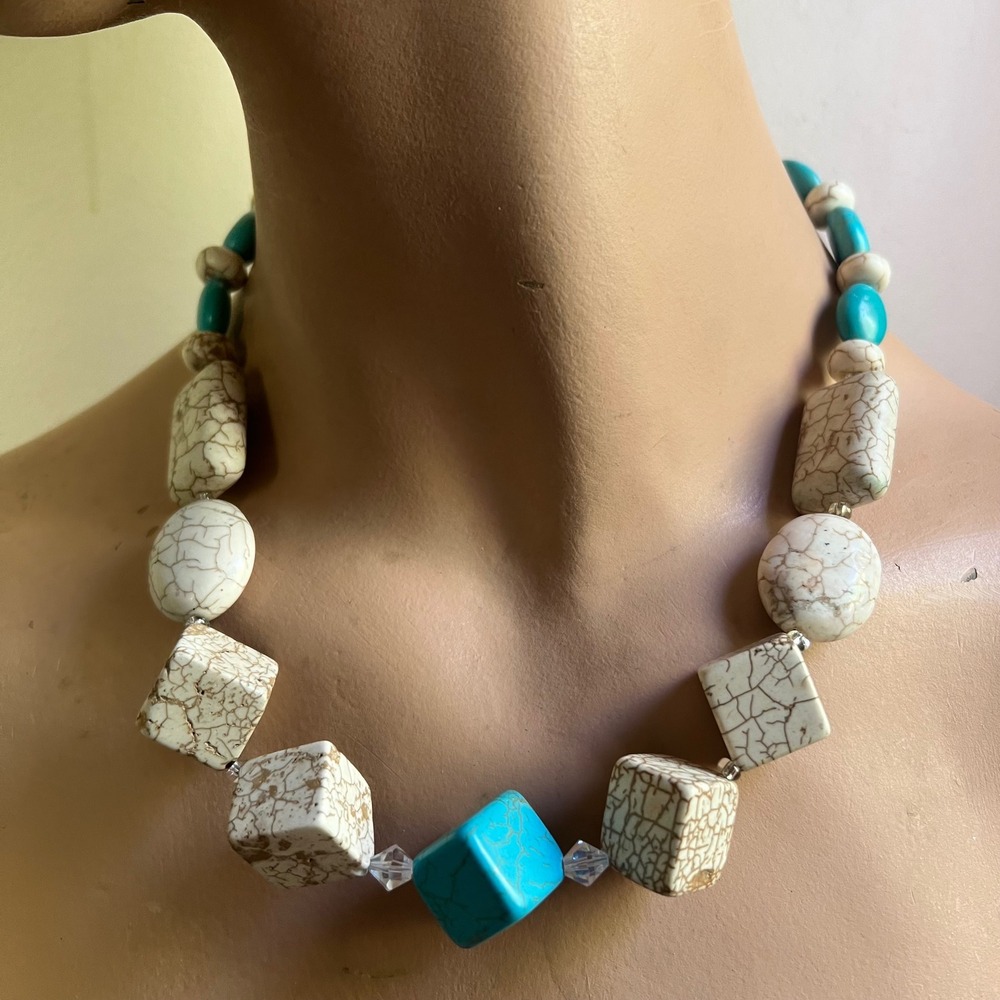 Chunky Howlite Statement Necklace 22" Blue White‎ EX